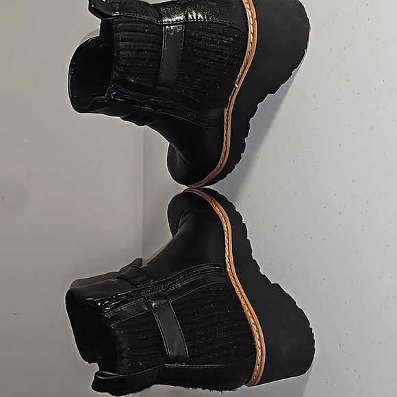 Baretraps Posture + Narice Wedge Chelsea Boots Women's Size 6.5 M Black VGUC - Picture 8 of 11